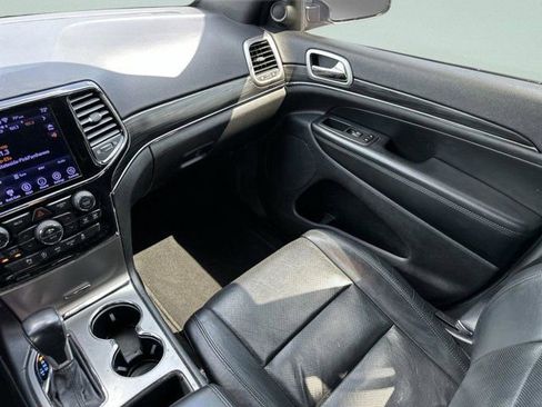 Used 2020 Jeep Grand Cherokee Limited w/ Luxury Group II RWD image 13