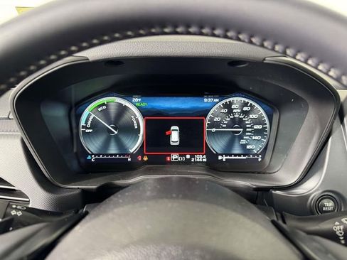 Used 2025 Subaru Forester Premium image 3