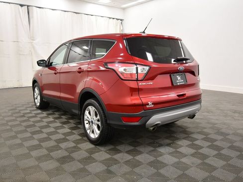 Used 2017 Ford Escape SE AWD/4WD image 5