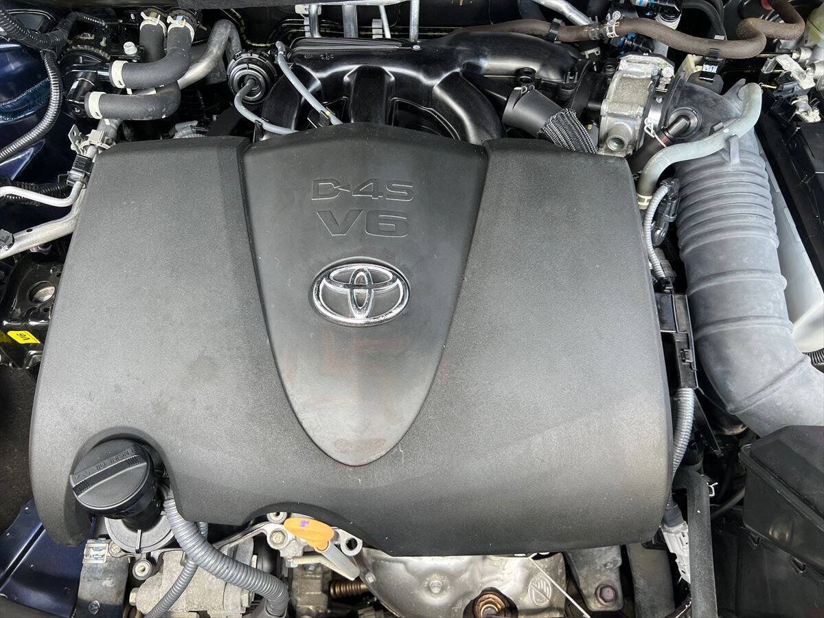 Used 2022 Toyota Highlander LE AWD/4WD image 17