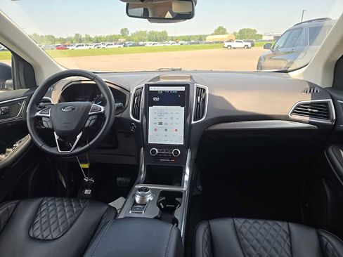 Used 2024 Ford Edge Titanium AWD/4WD image 13