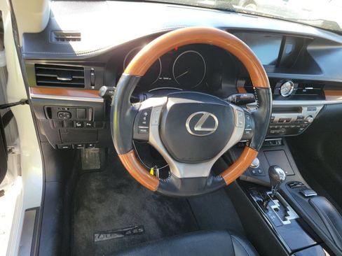 Used 2013 Lexus ES 300h w/ Luxury Pkg image 12