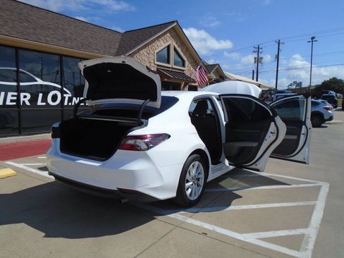Used 2023 Toyota Camry LE FWD image 22