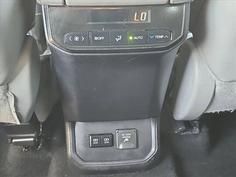 Used 2020 Toyota Highlander Limited AWD/4WD image 26