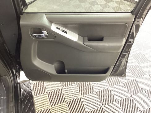 Used 2012 Nissan Pathfinder Silver w/ Protection Pkg AWD/4WD image 10