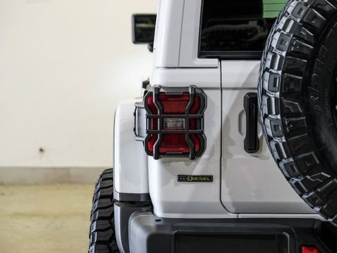 Used 2022 Jeep Wrangler Unlimited Rubicon AWD/4WD image 33