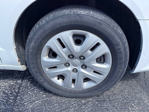 Used 2013 Dodge Grand Caravan SE FWD image 17