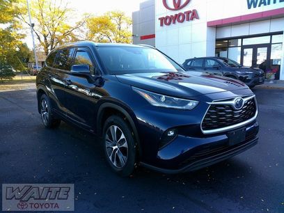 Used 2021 Toyota Highlander XLE