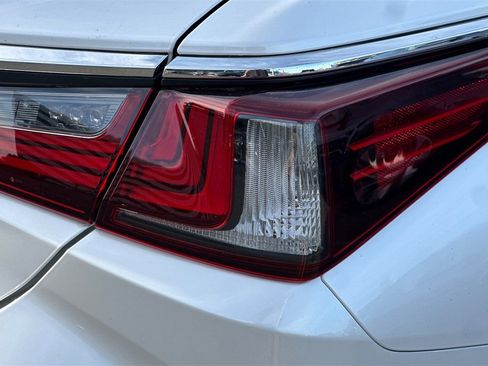 New 2025 Lexus ES 350 image 25