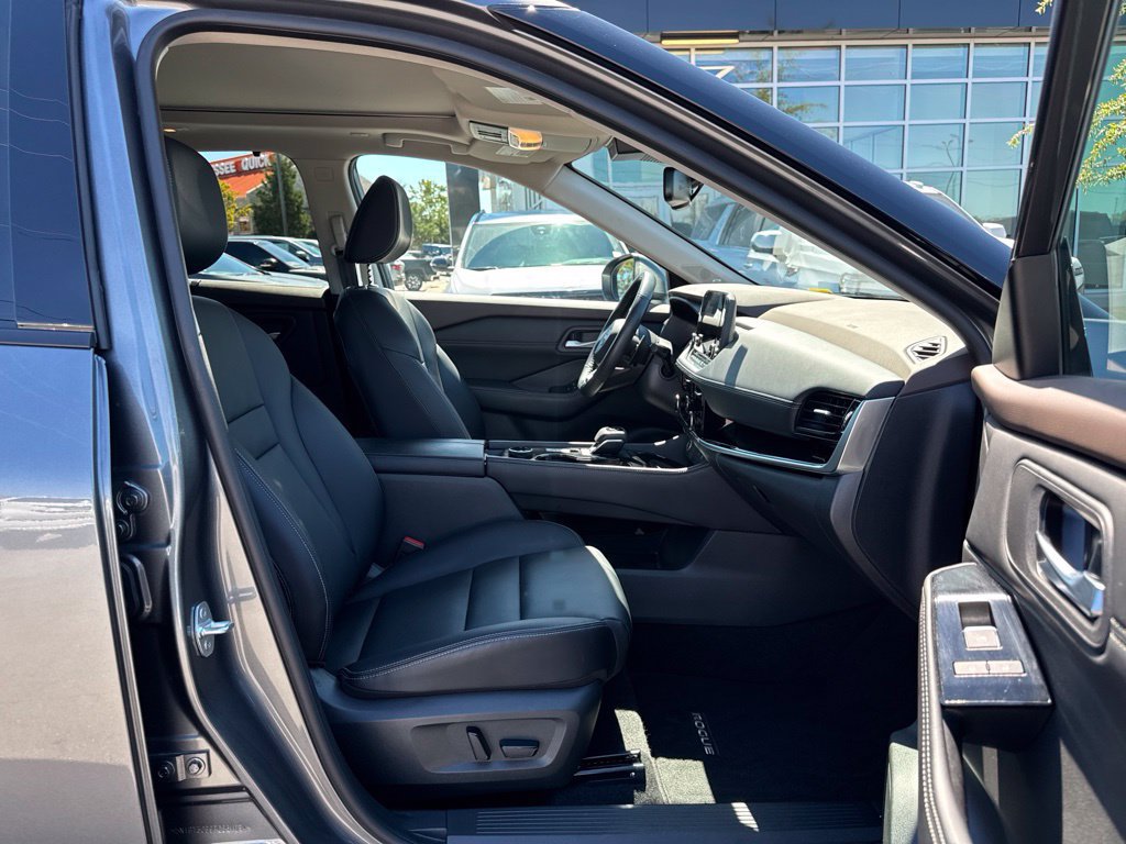 Used 2023 Nissan Rogue SL w/ SL Premium Package AWD/4WD image 16