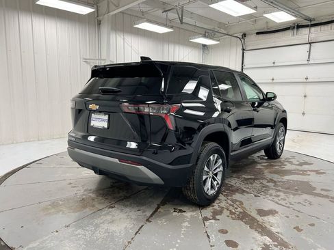 New 2026 Chevrolet Equinox LT FWD image 3