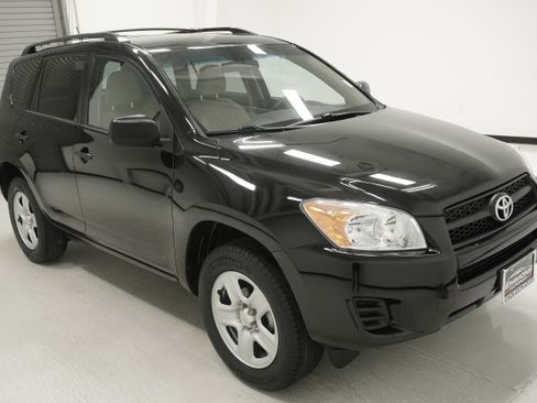 Used 2012 Toyota RAV4 FWD w/ Value Pkg image 3