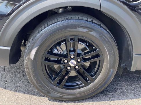 Used 2022 Ford Explorer XLT w/ Class IV Trailer Tow Package RWD image 32