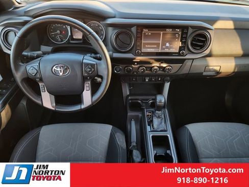 Used 2020 Toyota Tacoma TRD Off-Road image 27