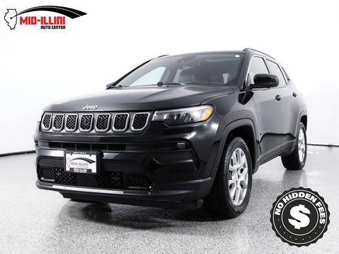 Used 2024 Jeep Compass Latitude w/ Sun and Sound Group AWD/4WD image 1