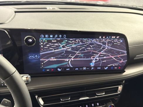 New 2026 Chevrolet Traverse LT w/ Driver Confidence Package image 20