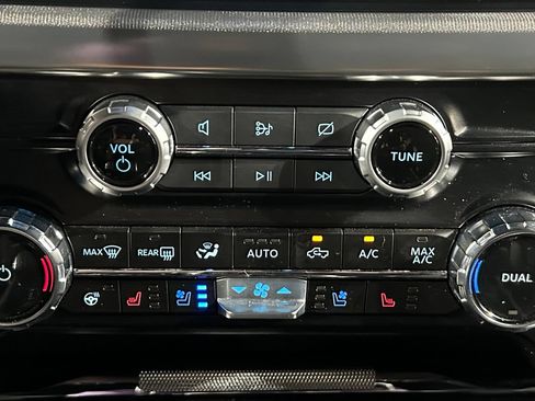 Used 2024 Ford F150 Lariat w/ Equipment Group 502A High AWD/4WD image 94