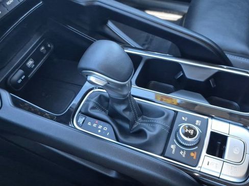 Certified 2025 Kia Telluride S image 28