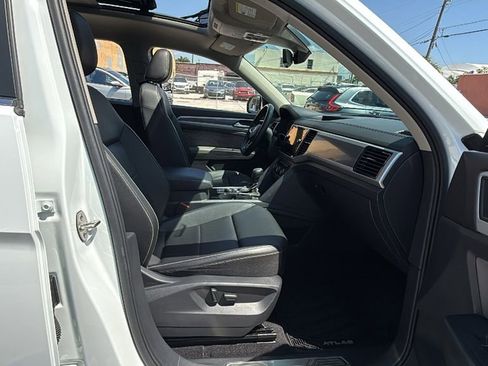 Used 2022 Volkswagen Atlas SEL R-Line AWD/4WD image 43