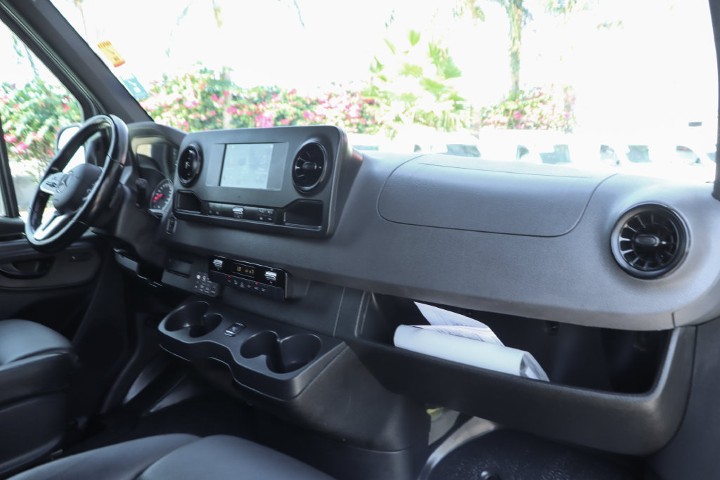 Used 2022 Mercedes-Benz Sprinter 2500 image 38