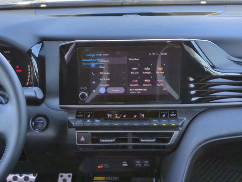 Used 2026 Toyota Camry SE w/ Convenience Package image 17