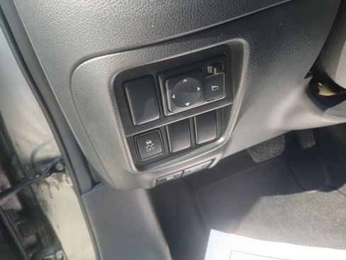 Used 2017 Nissan Juke S FWD image 30