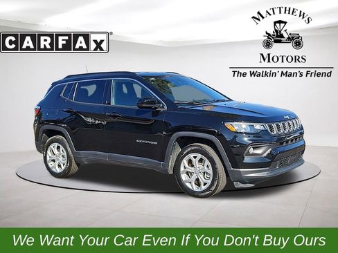 Used 2024 Jeep Compass Latitude image 1