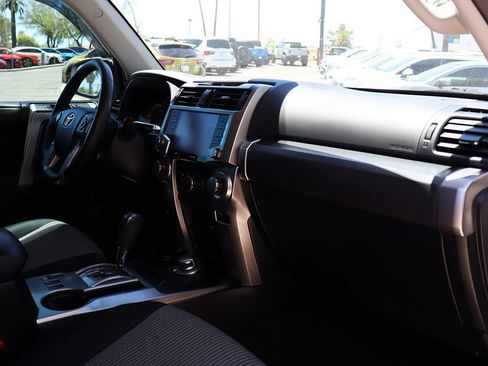 Used 2022 Toyota 4Runner SR5 AWD/4WD image 35
