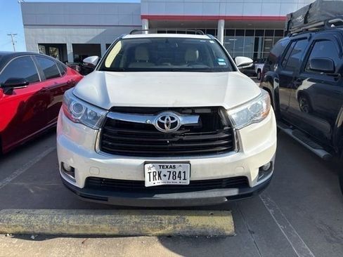 Used 2016 Toyota Highlander Limited FWD image 3