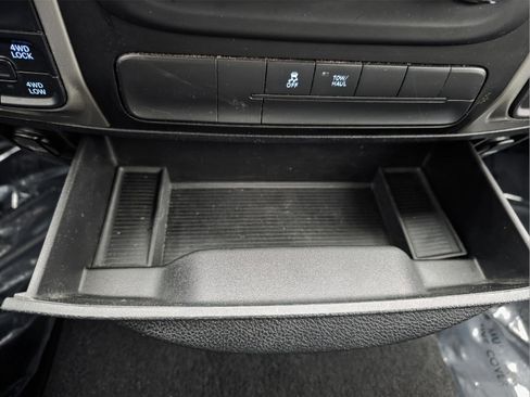 Used 2017 RAM 1500 Classic SLT image 26