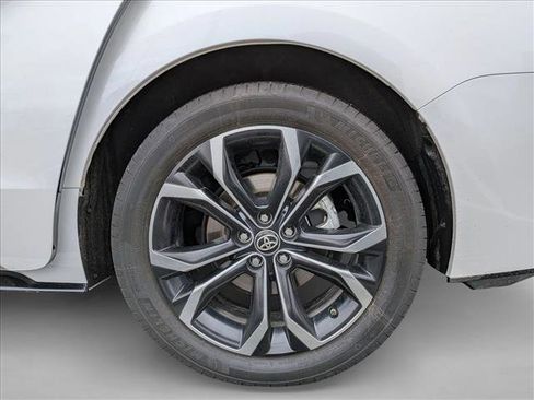 Used 2025 Toyota Sienna Platinum image 13