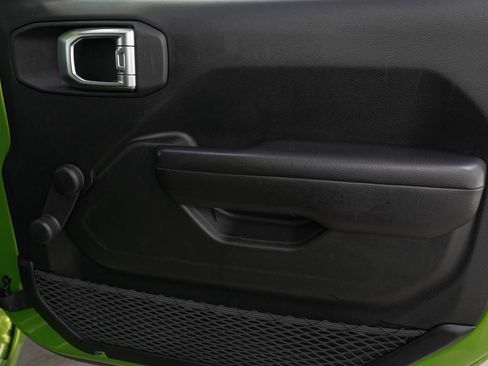 Used 2019 Jeep Wrangler Sport image 9