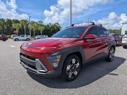 Used 2025 Hyundai Kona SEL FWD image 8