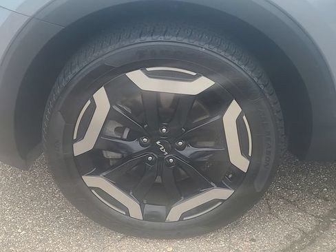 Used 2025 Kia Telluride S AWD/4WD image 9