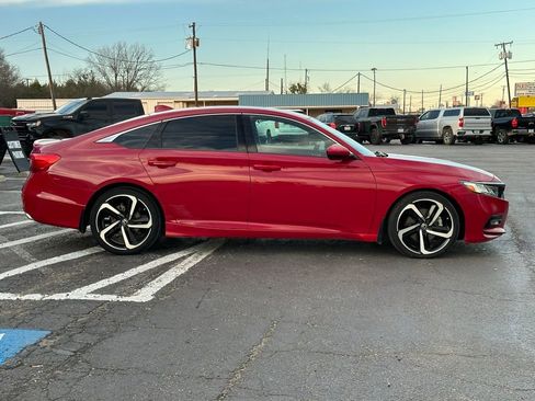 Used 2018 Honda Accord Sport image 4