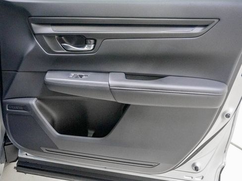 Used 2025 Honda CR-V LX image 30