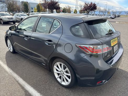 Used 2011 Lexus CT 200h Premium image 4