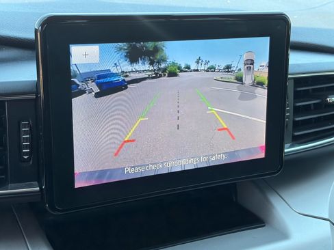 Used 2022 Ford Explorer XLT w/ Equipment Group 202A RWD image 21