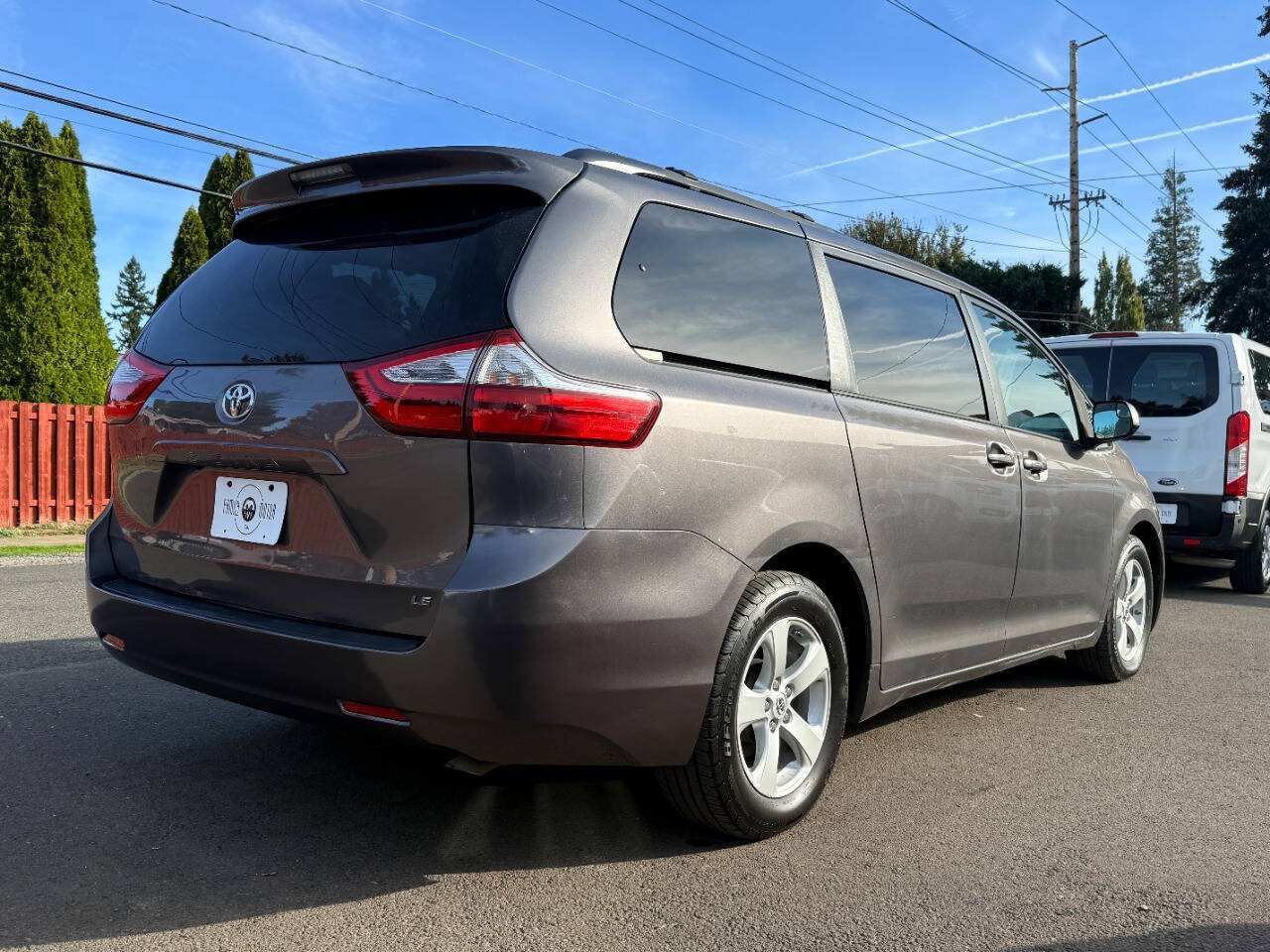 Used 2017 Toyota Sienna LE FWD image 8