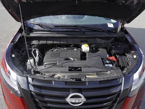 Used 2024 Nissan Pathfinder SL w/ Black Appearance Package image 26