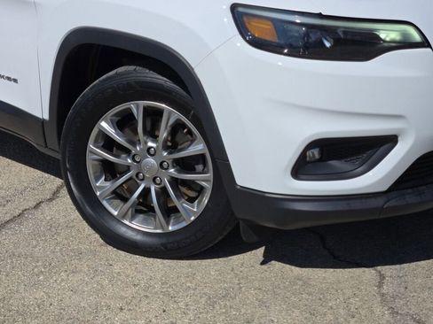 Used 2020 Jeep Cherokee Latitude Plus w/ Cold Weather Group image 3