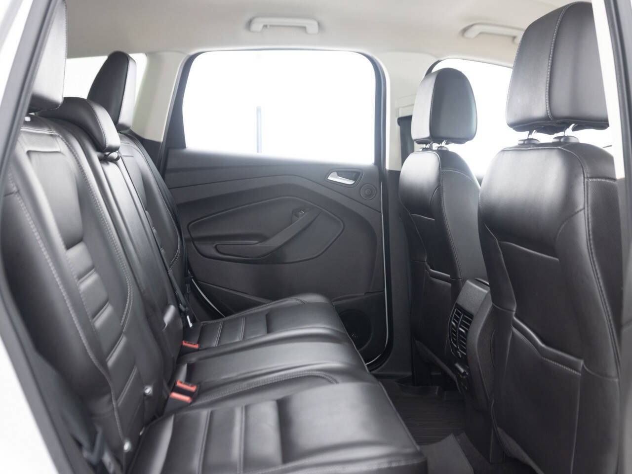 Used 2017 Ford Escape Titanium FWD image 31