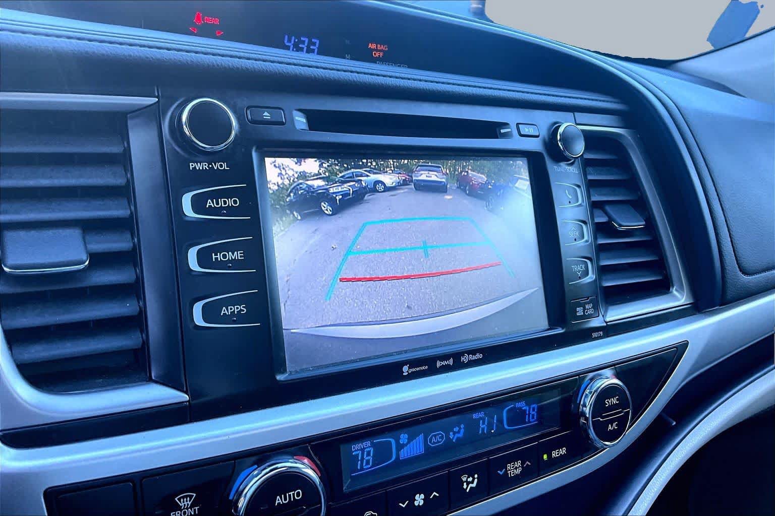 Used 2018 Toyota Highlander XLE AWD/4WD image 28