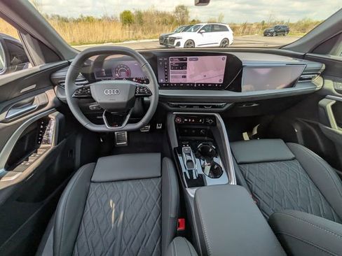New 2026 Audi SQ5 Premium Plus image 7