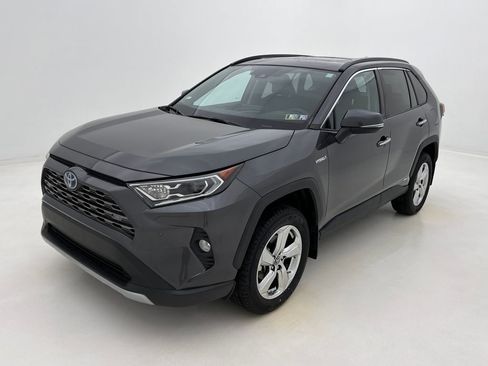 Used 2019 Toyota RAV4 Limited image 4