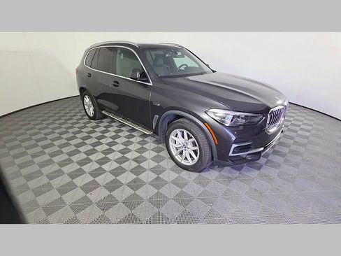 Used 2022 BMW X5 xDrive45e w/ Premium Package image 34