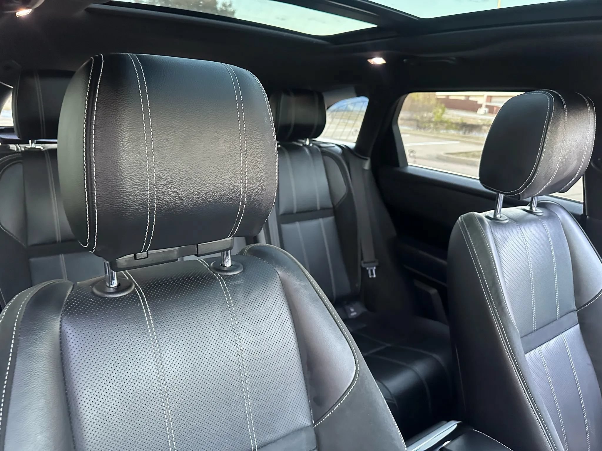 Used 2020 Land Rover Range Rover Velar R-Dynamic S AWD/4WD image 31