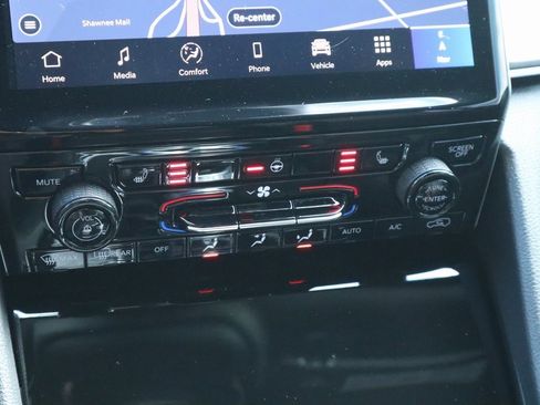 New 2025 Jeep Grand Cherokee Limited image 8