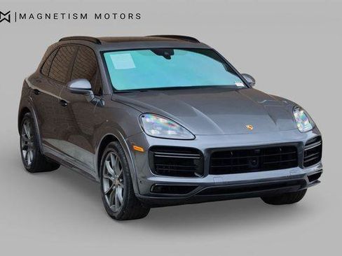 Used 2023 Porsche Cayenne Turbo AWD/4WD image 7