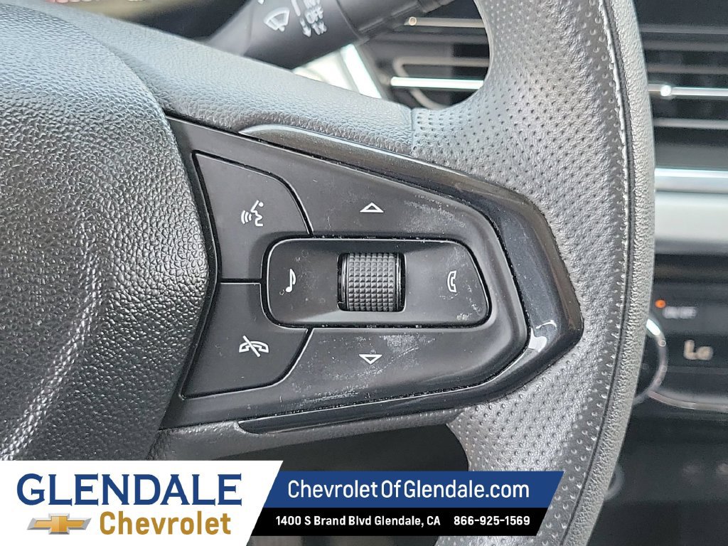 Used 2025 Chevrolet Trax LT FWD image 31